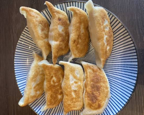 P1. Pan-Fried Pot Stickers 大虾鲜肉锅贴